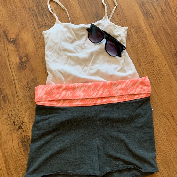 Grey athletic shorts with pink foldable waist band - Picture 2 of 5